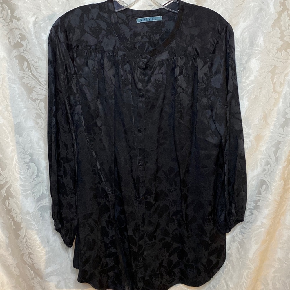 Velvet (brand) Black Floral Silk Blouse